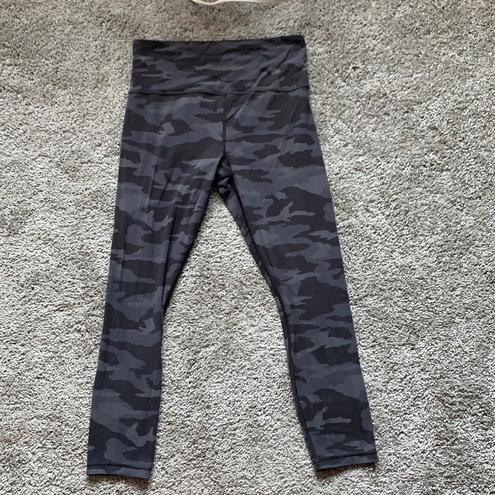 Athleta 7/8 Black Camo Leggings